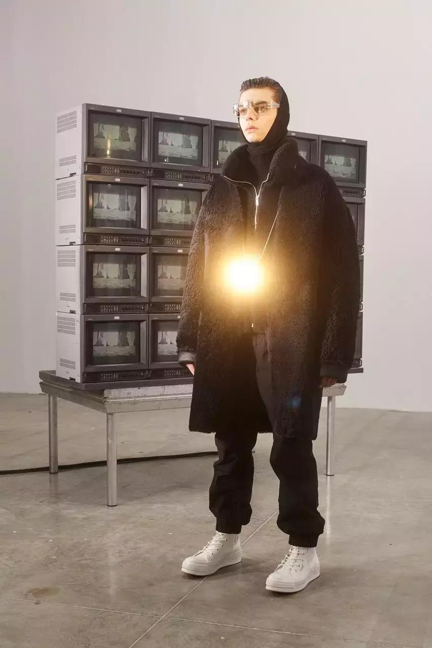 为什么3m反光材质好,3m反光材质是什么材质