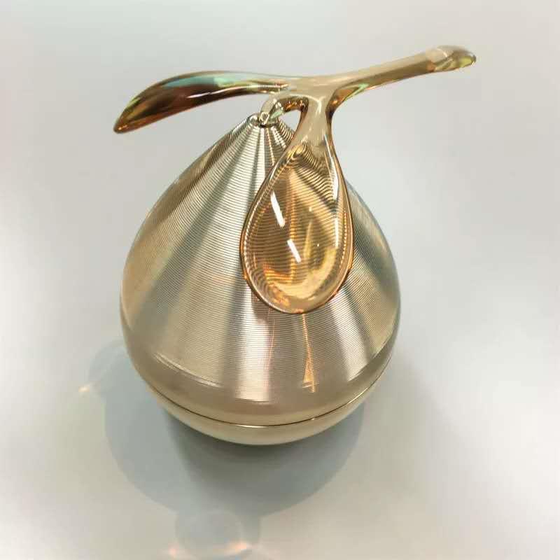 又好用又不贵的30岁以上的面霜,日本matlee蜜梨六胜肽面霜