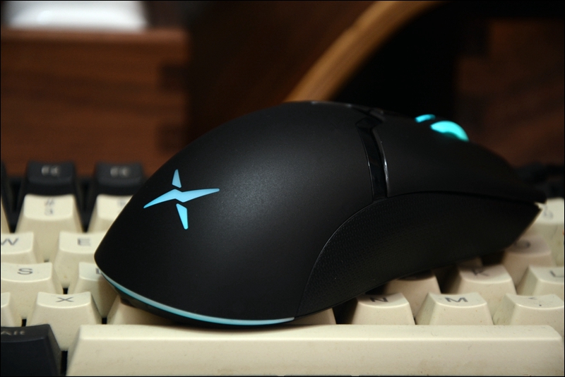 雷蛇毒蝰迷你镂空无线鼠标,雷蛇毒蝰8khz游戏鼠标评测