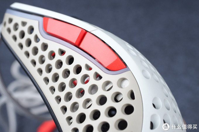 xtrfym4和xtrfym42区别,xtrfym4鼠标适合多大的手