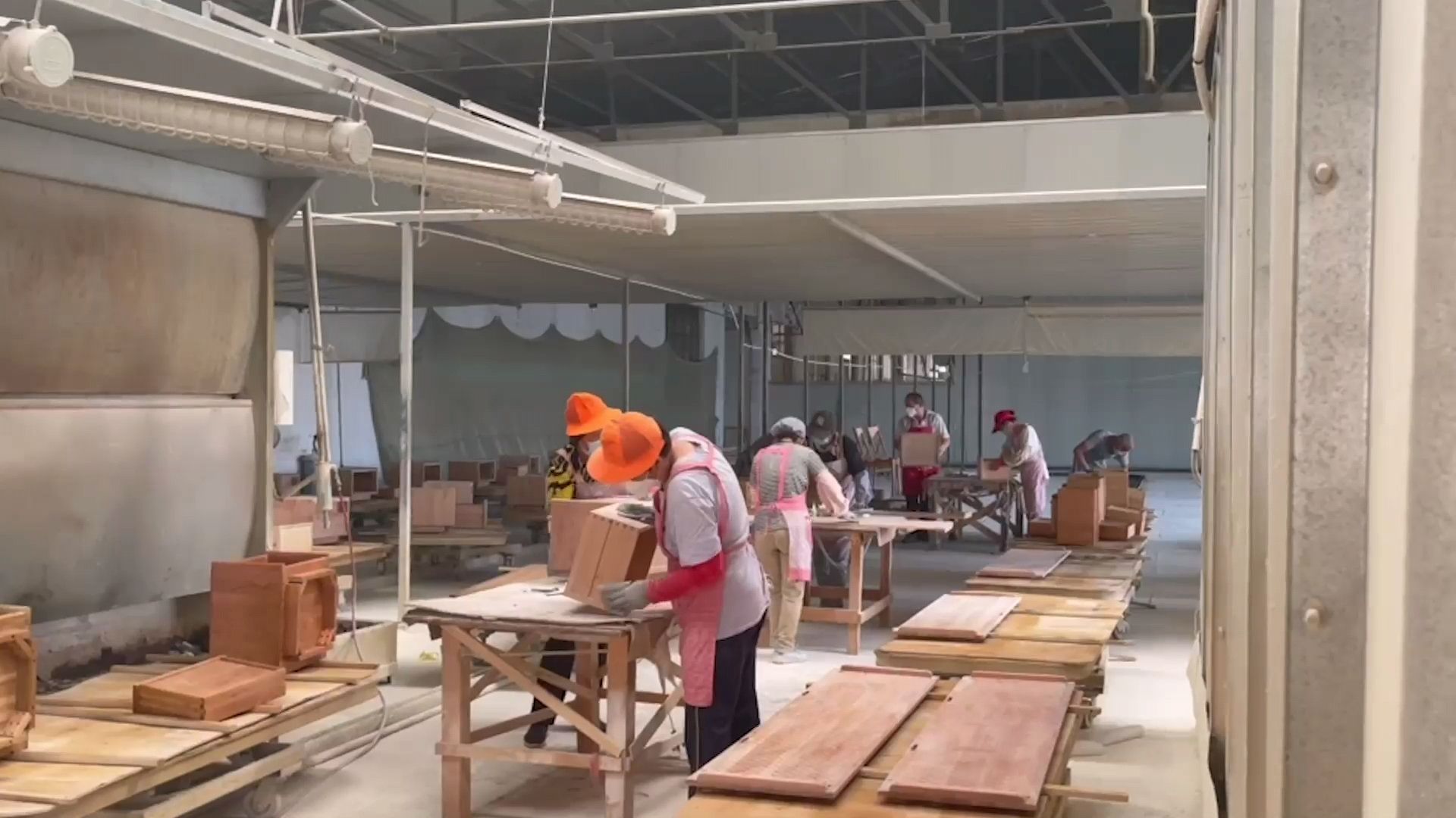 三代“木作”守望者：家具车间成了他们的淘宝直播间