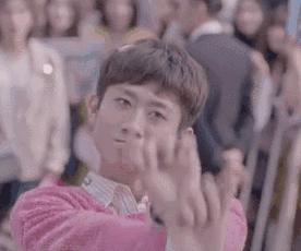 前胸后背痘痘怎么去除,后背痘痘多什么原因及怎么祛除