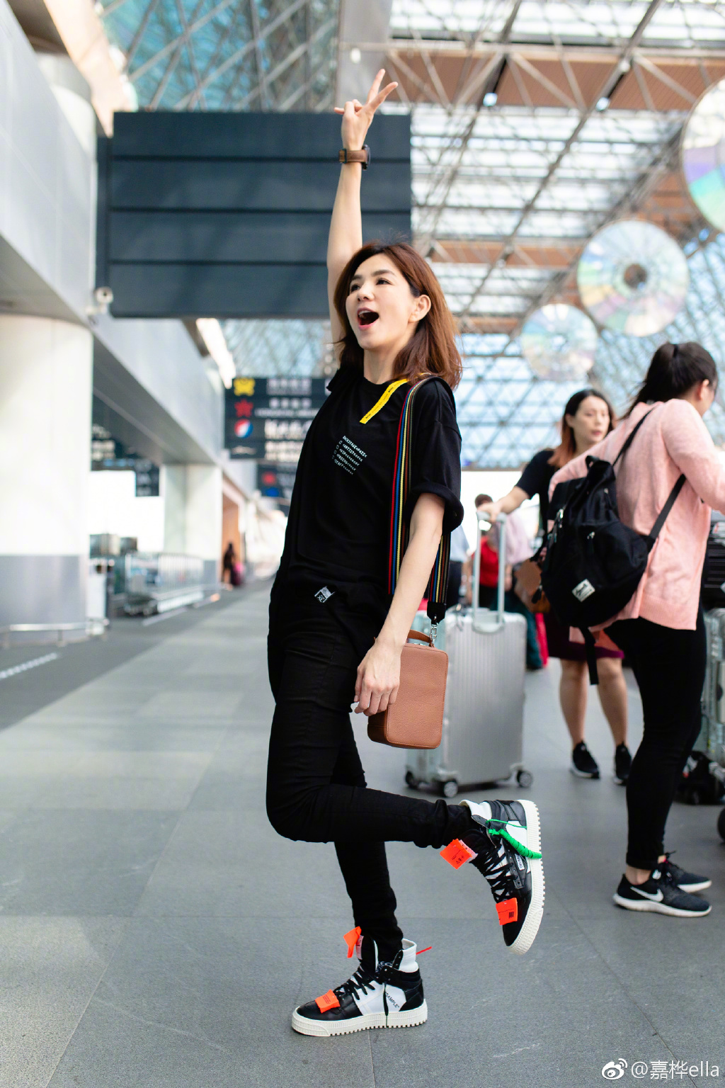 蔡徐坤虞书欣造型,蔡徐坤lisa虞书欣