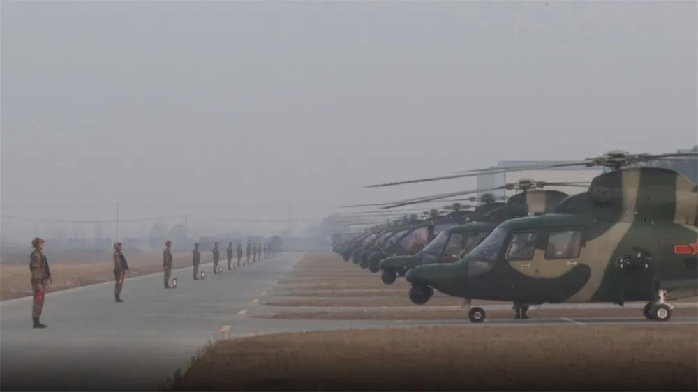 江淮雄鹰亮剑视频,升空即战斗