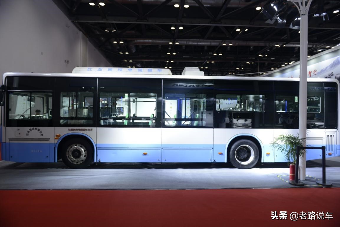 比亚迪k8多少钱一辆,深圳最新款比亚迪k8