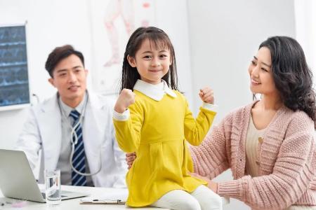 孩子碰到隐翅虫应该怎么处理,家中有宝宝发现隐翅虫怎么办