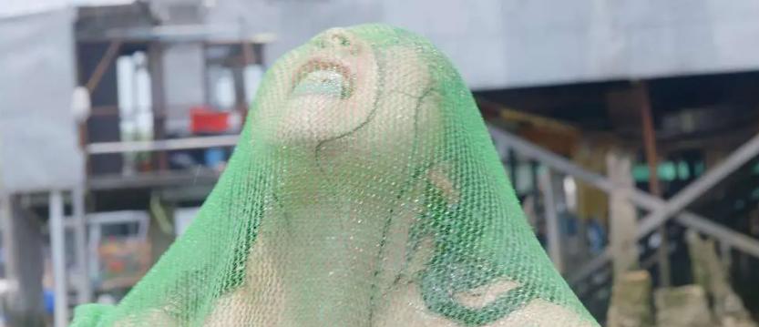 借情色构建起香港回忆，陈果坐上《三夫》的红van，然后消失了