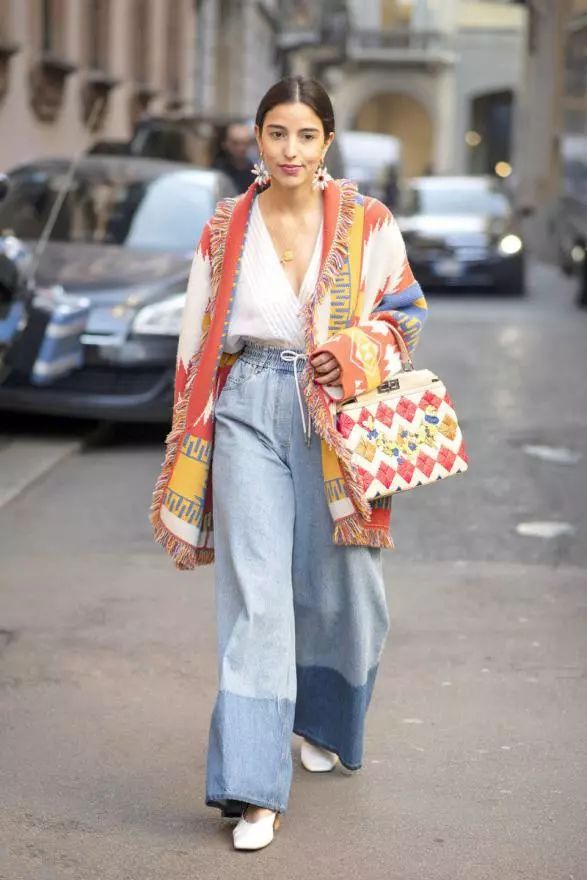 杨幂最近毛衣着装,北欧风毛衣又被杨幂带火了