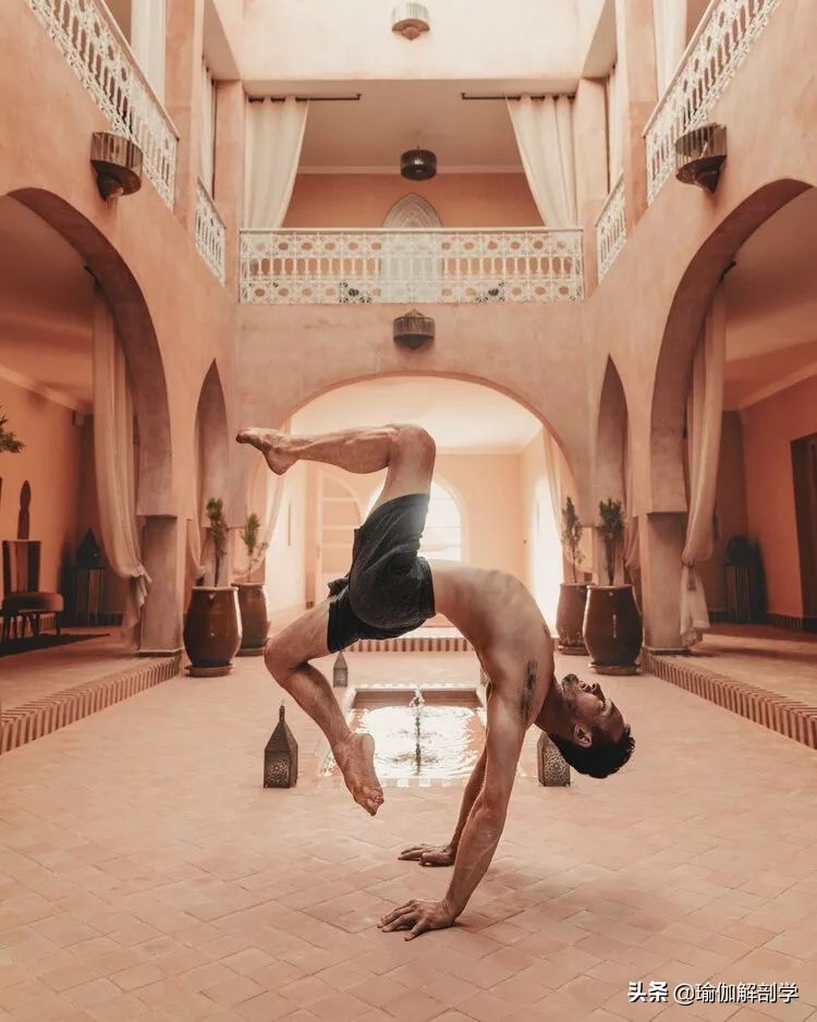 当瑜伽遇上摄影,男摄影师和瑜伽