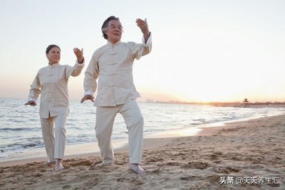 人老了身高萎缩厉害怎么办？提醒：若能坚持3个习惯，或能帮你忙