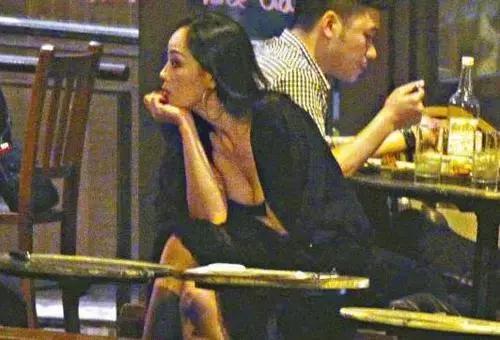 重出江湖的章小蕙真的能成为新一代超级美妆博主么？