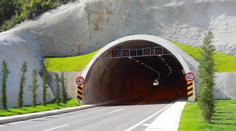 高速限速80，开到89违规吗？交警：记不住，3本驾照都不够扣