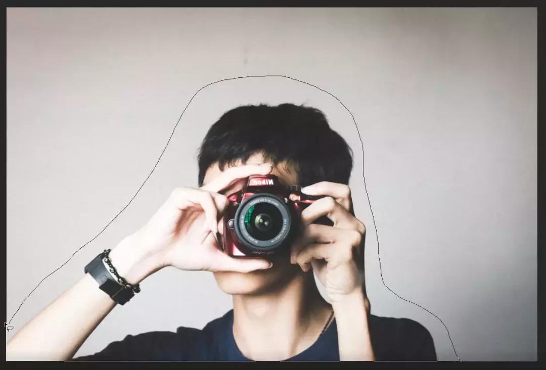 ps抠图中间有洞怎么抠图,ps抠图透明玻璃杯的抠图方法