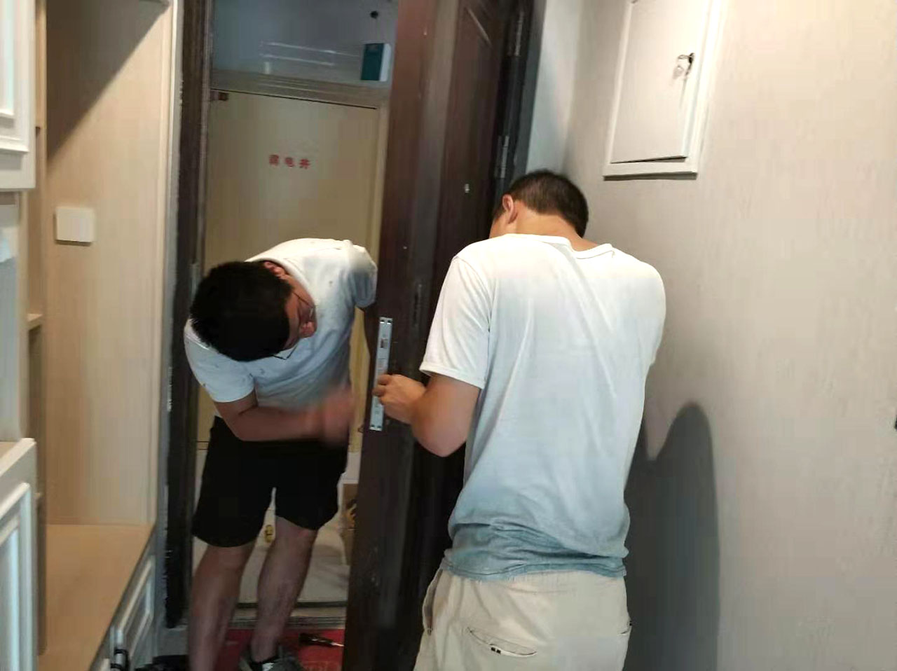 智能锁德施曼自己开门,德施曼锁自动开门