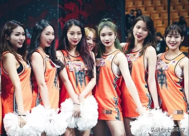 cba宣传的女拉拉队员,她是cba啦啦队领队