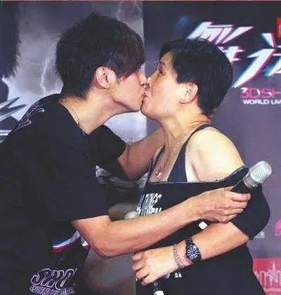 周扬青罗志祥早期小号互动,罗志祥周扬青怎么被粉丝发现的