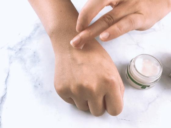 去眼纹去黑眼圈用什么方法,去眼袋眼纹公认最好用的土方法