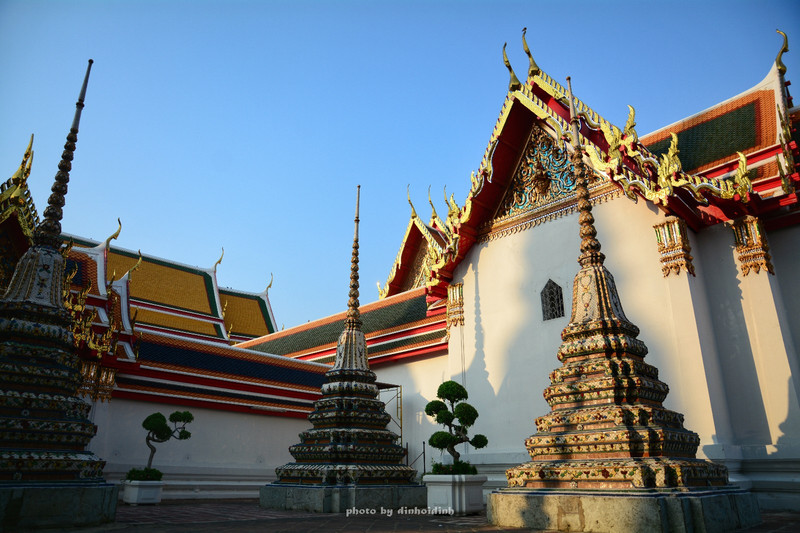 曼谷卧佛寺庙在哪里,曼谷卧佛在卧佛寺里面哪里