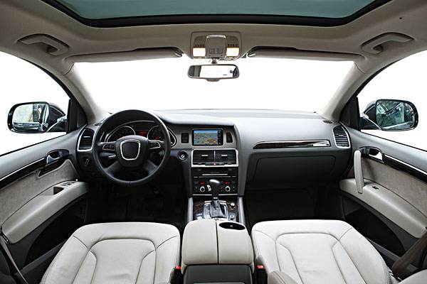 汽车内饰摆件可以挂吗,汽车内饰放的小挂件