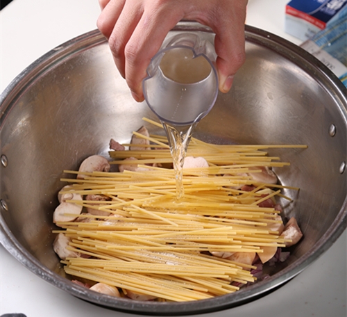 奶油蘑菇意大利面热量,奶油蘑菇意大利面条