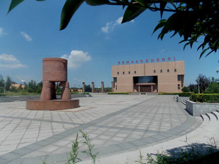 考古发现诡异巨人化石,考古学家发现怪异头骨