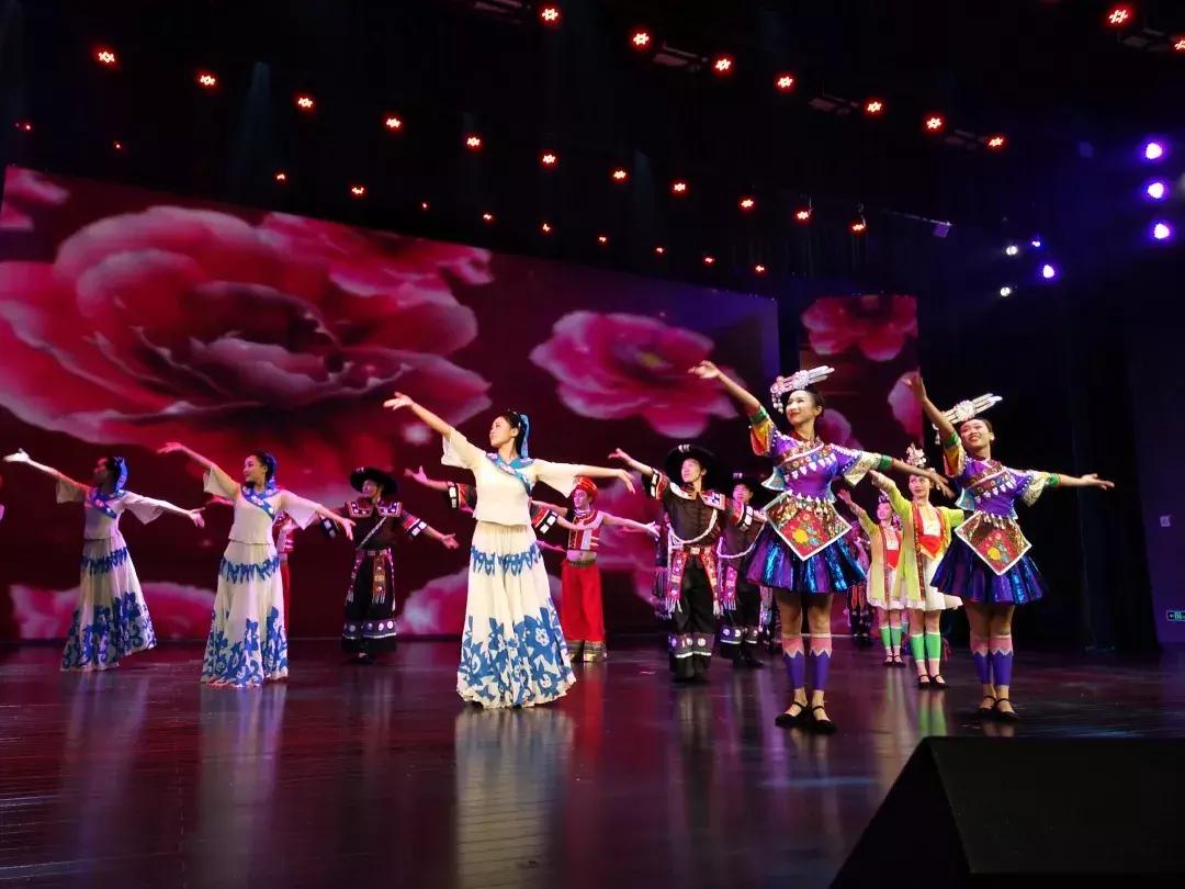 广东人去贵州门票半价,贵州广东人免门票景区