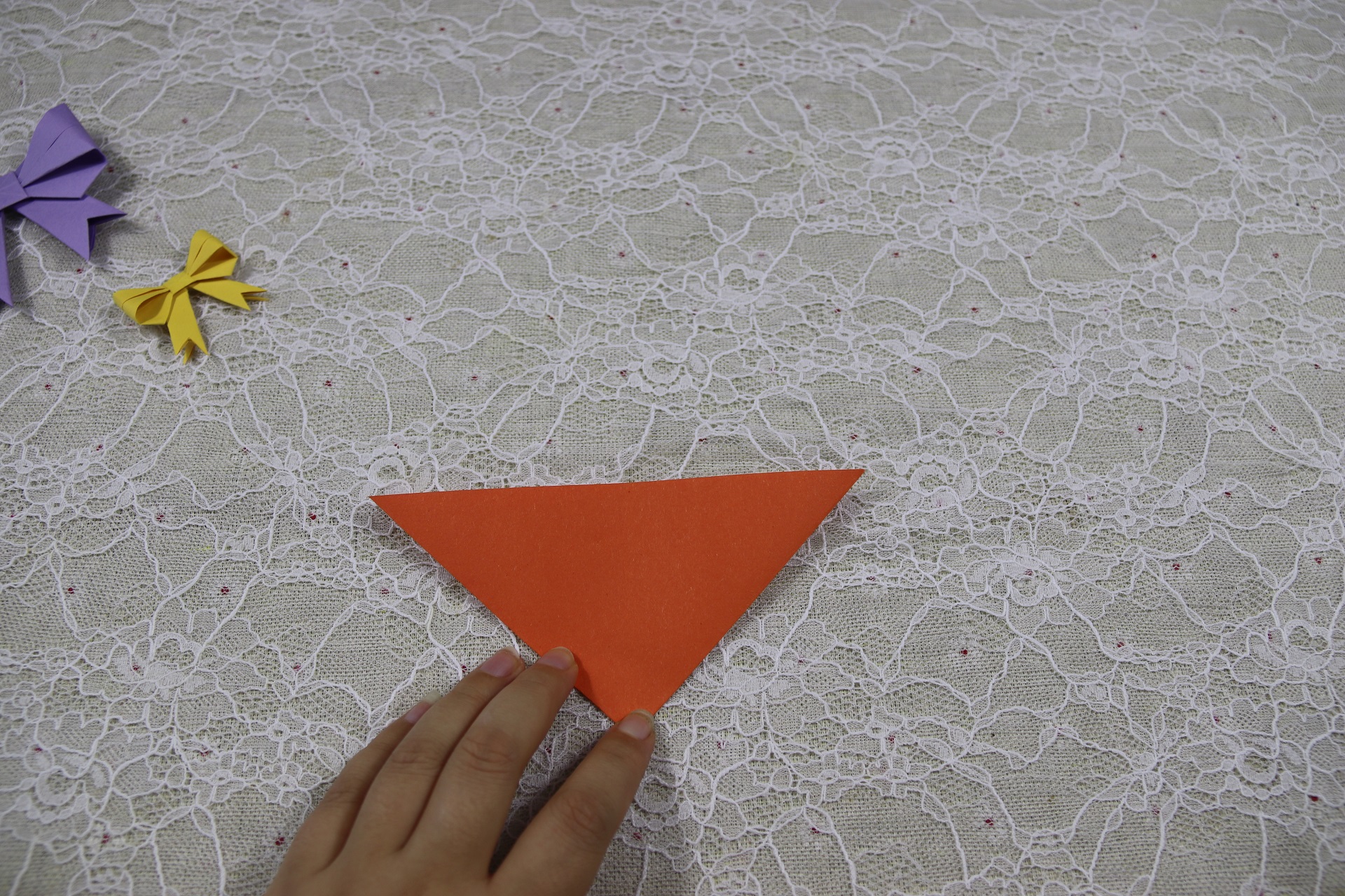 蝴蝶结的折法又小又好看不用剪刀,蝴蝶结折法简单不用剪刀