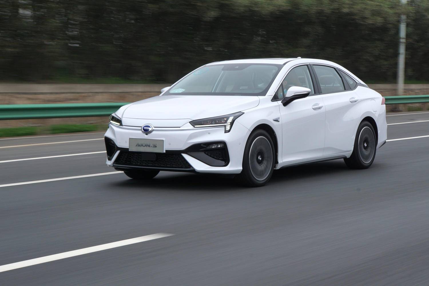 有面的新能源车,有新能源的电动汽车