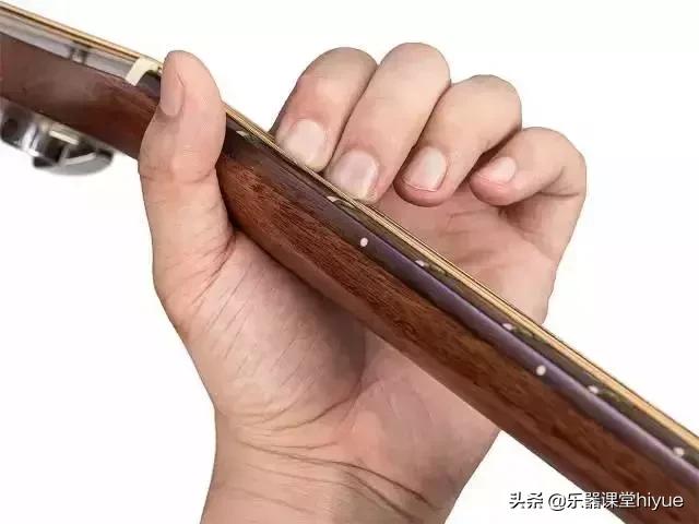 四个最基础的和弦教你,电子琴左手和弦入门简单易懂曲谱