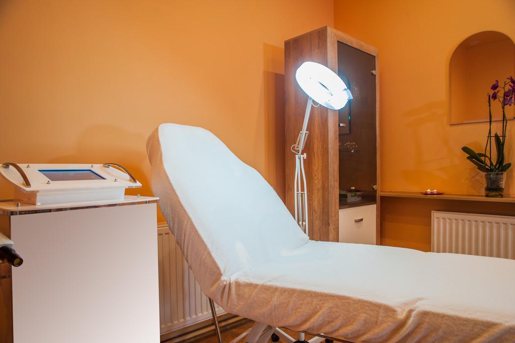 美容院8000元,美容院收款49800