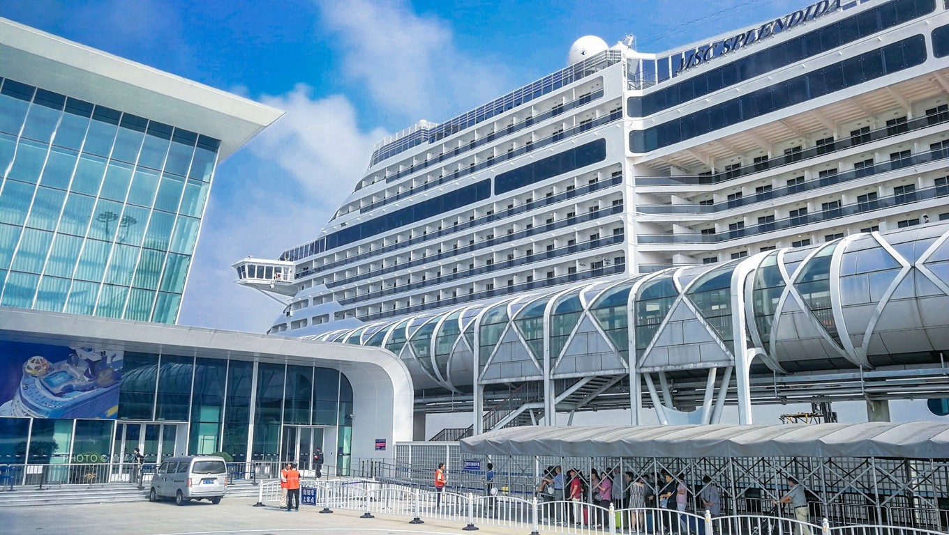 邮轮像海上养猪场,海上养猪场不负盛名