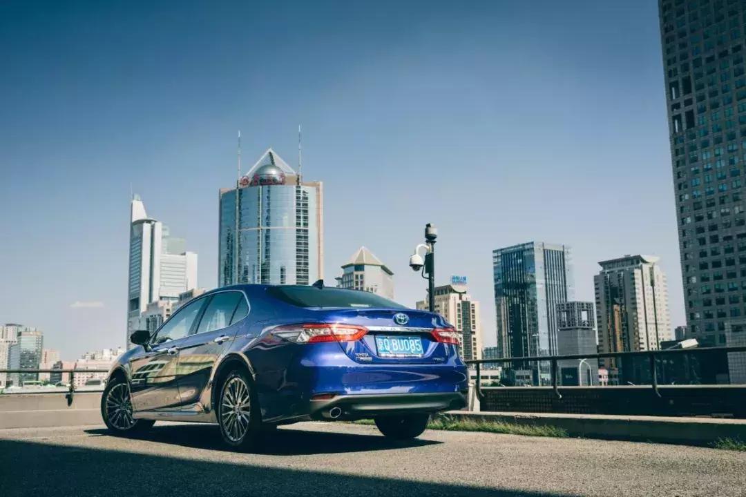 双擎最省油的是哪款,凯美瑞双擎混动省油省心