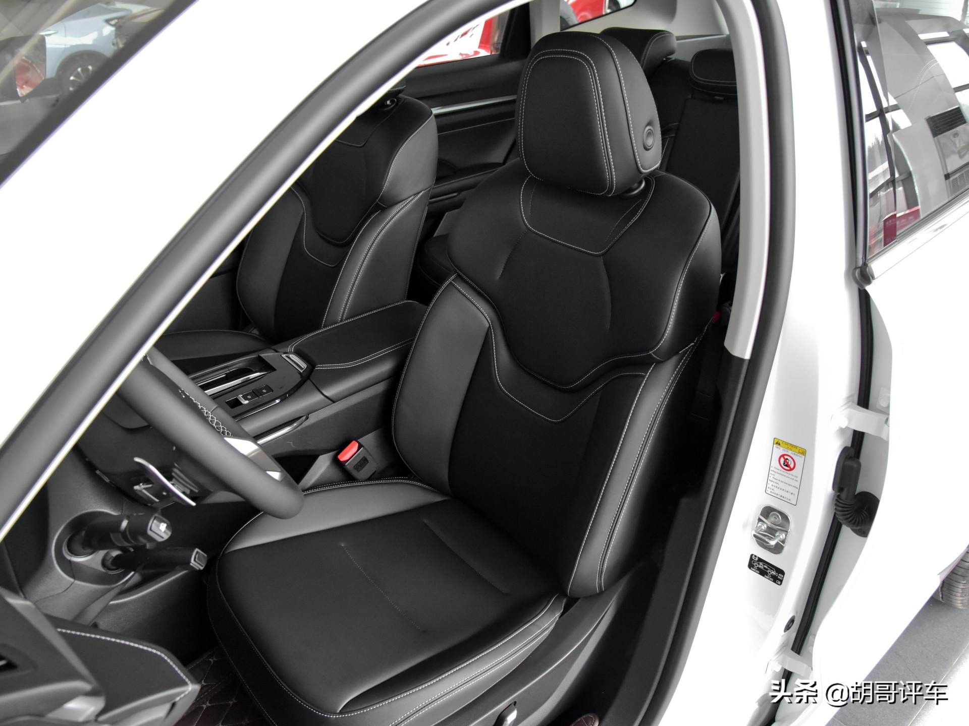 底盘优秀的suv20万,底盘升高的国产神车