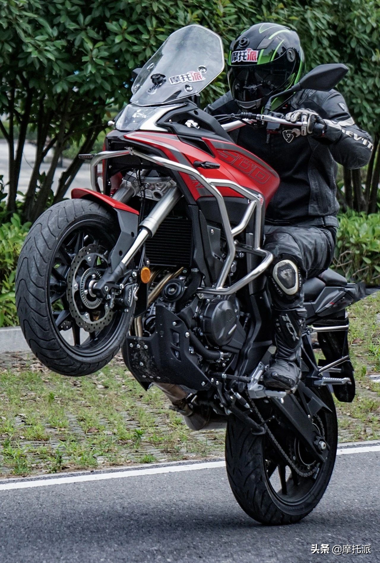 无极500ds和贝纳利502哪个好,无极500ds2019款与2021款区别