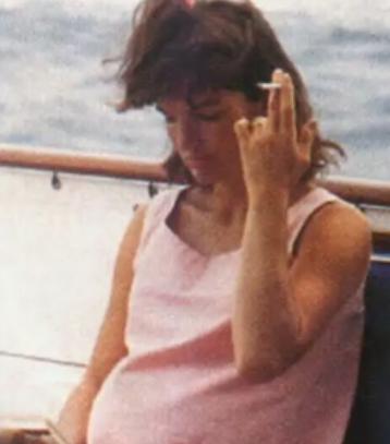 孕妈嘴馋是因为胎儿想吃吗,孕妇喝碳酸饮料感觉腹胀