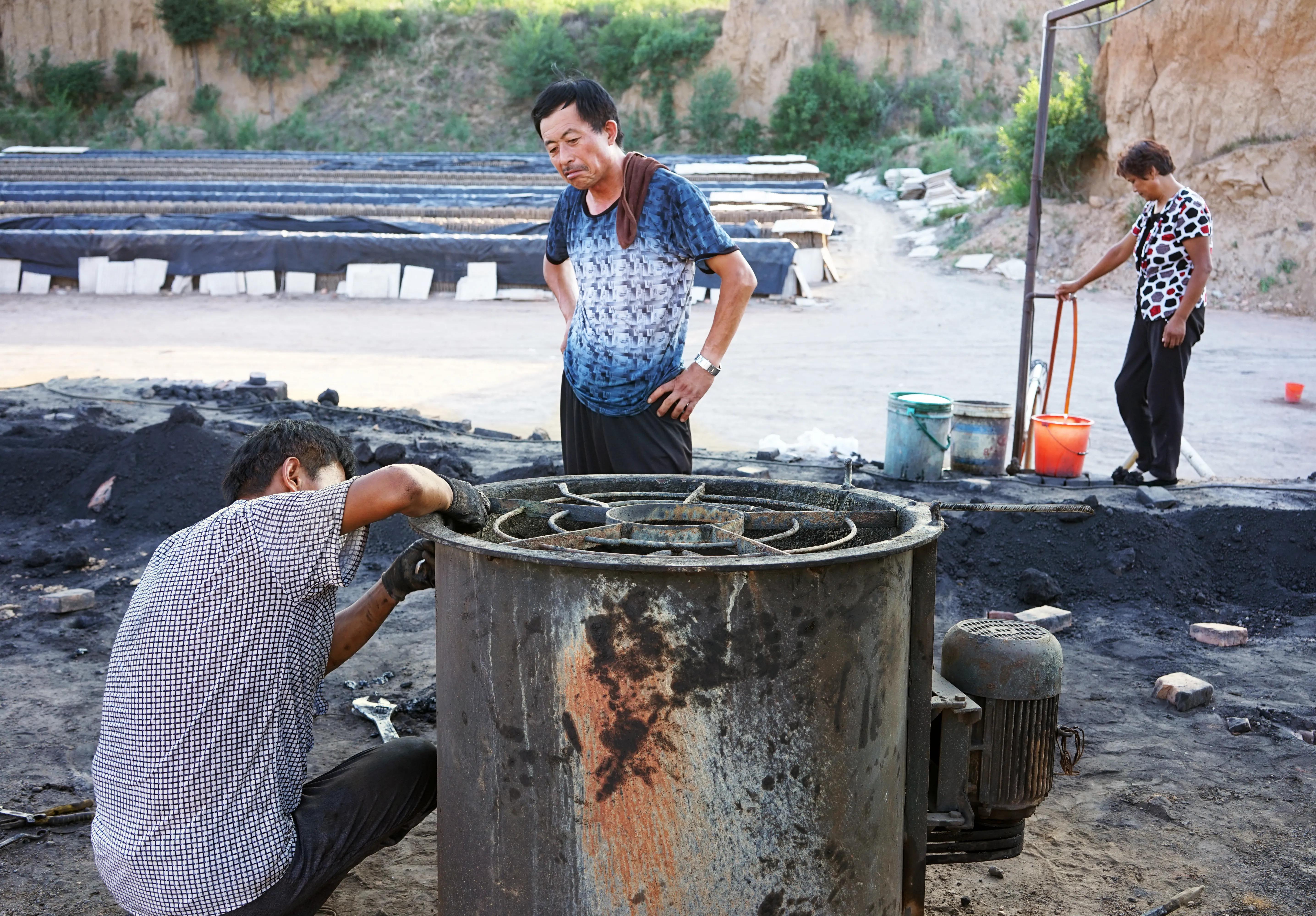 夫妻烧烤店打工一个月能赚多少,夫妻烧烤店收入十几万