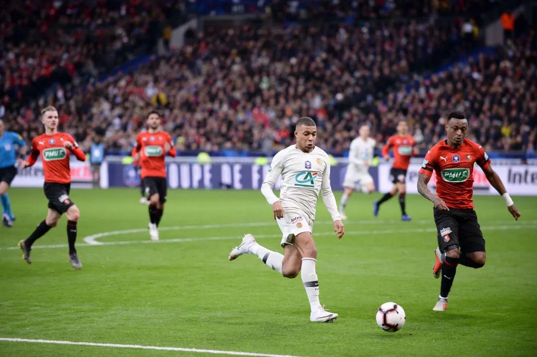 那个肩负家乡期望的小球队，最终真的创造了奇迹