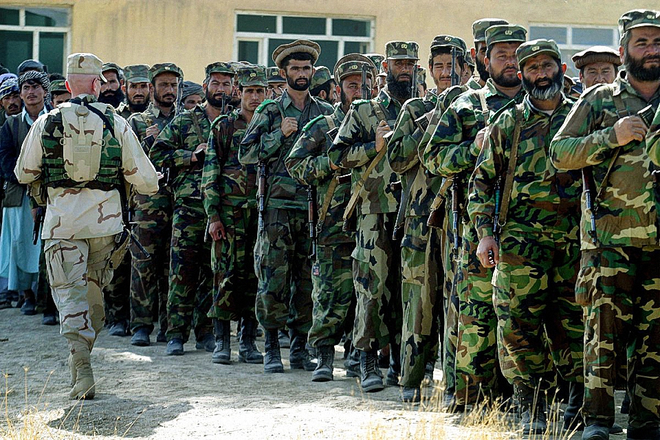 美国塔利班握手言和，承诺不再用*力武**，协议刚签足球场又爆炸了