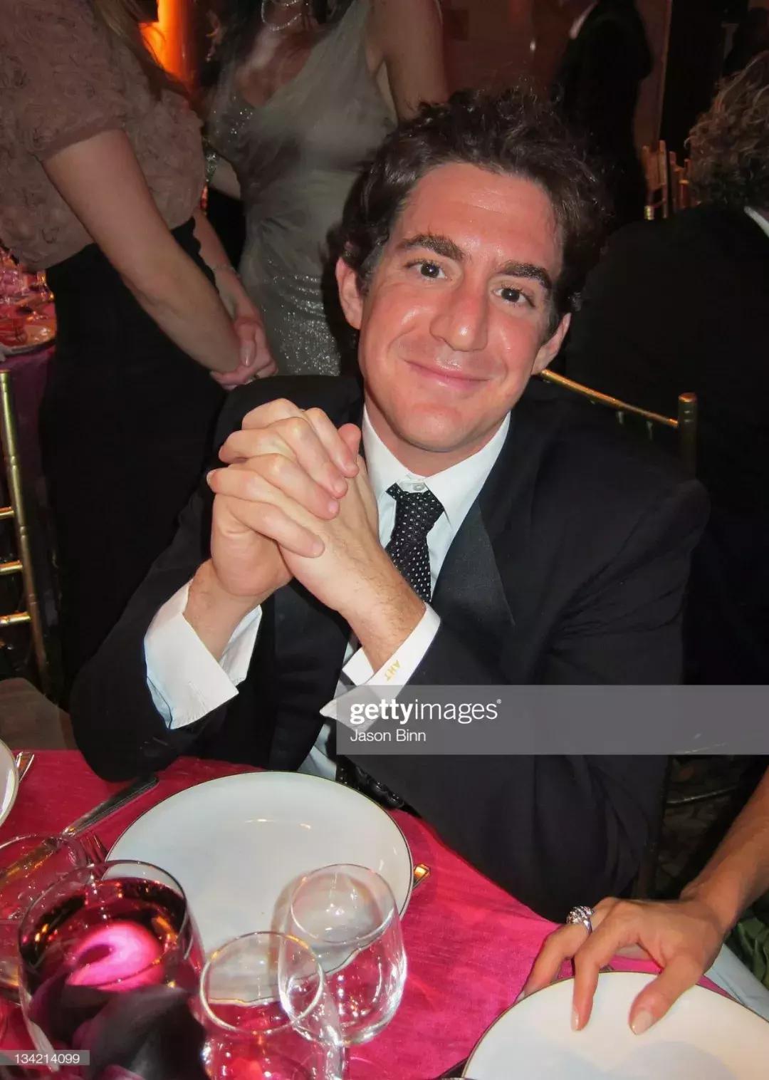 49岁邓文迪与22岁男友,49岁邓文迪与20岁男友