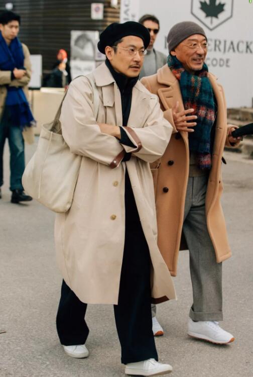 郭敬明为何叫小金人,郭敬明穿大衣完整视频