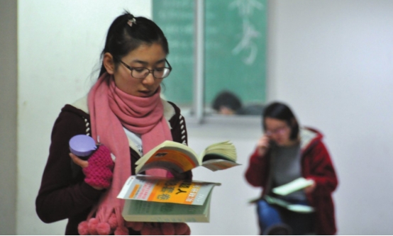 考研复试给导师送礼多少比较好,考研复试到底要不要给导师发邮件