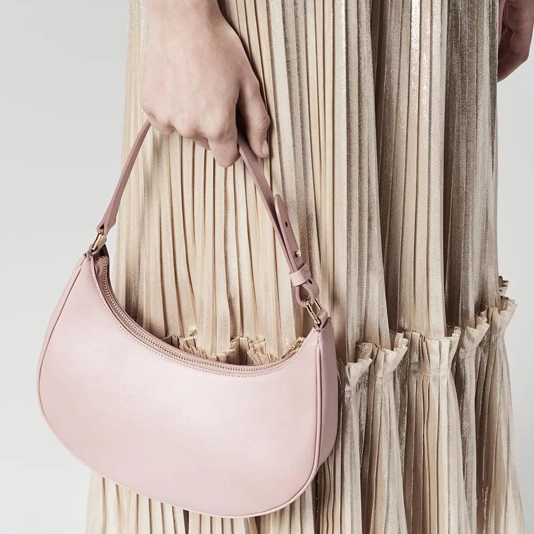 适合春天背的小众新款包推荐,春夏最值得入手的服装