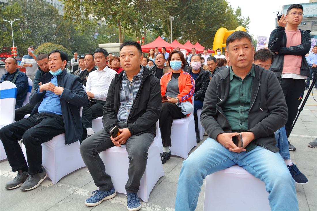 洛阳市阳光杯好的哥好的姐网络评选暨出租车司机免费体检活动启动