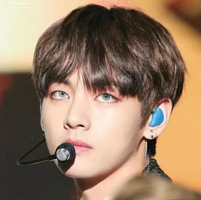 韩国男团戴美瞳真的太好看了！边伯贤、金泰亨谁更适合带美瞳呢？