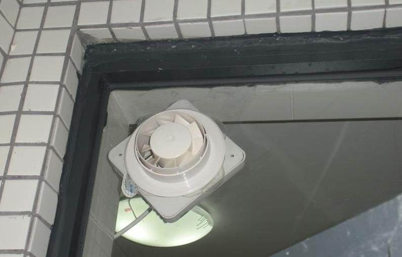 厨房怎样装排气扇油烟更容易排,厨房油烟机排烟效果差加装排风扇