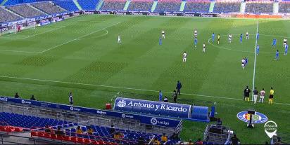 无耻！辱华球员肯尼迪恶意推搡武磊，其社交媒体遭*攻围**已关闭评论