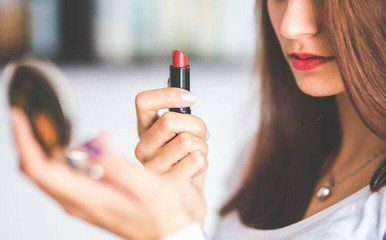 春节回家画了个冷艳妆，却被吐槽六亲不认？！