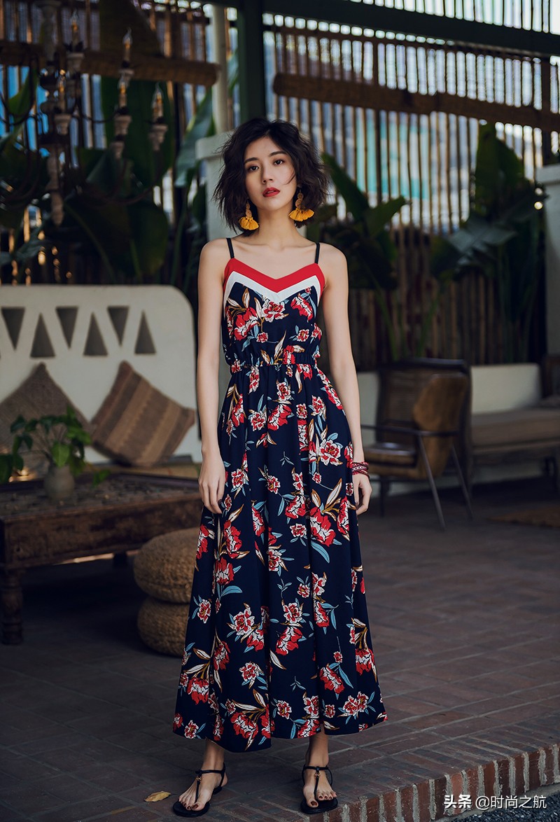 吊带沙滩连衣裙,夏日度假吊带连衣裙