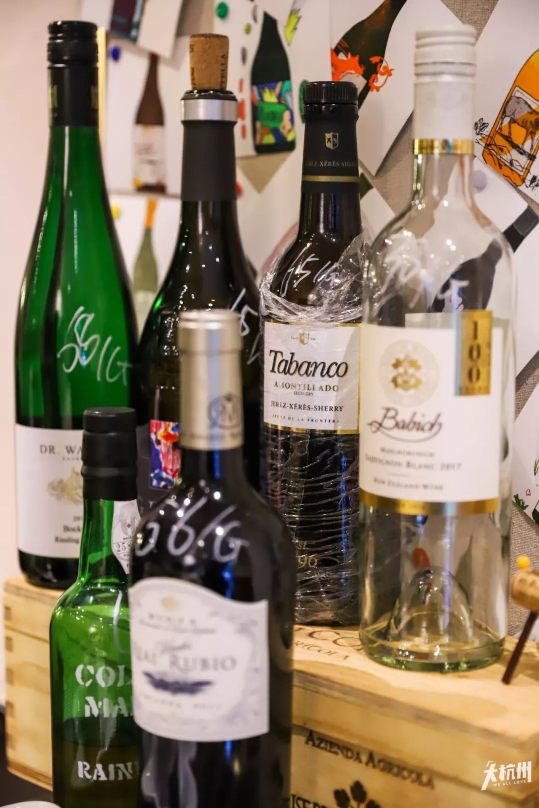 自从走进杭州这家酒吧，我就彻底入了新生代网红“自然酒”的坑