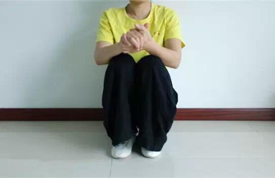 乞丐蹲对肠胃有好处吗,南怀瑾大师讲乞丐蹲的视频